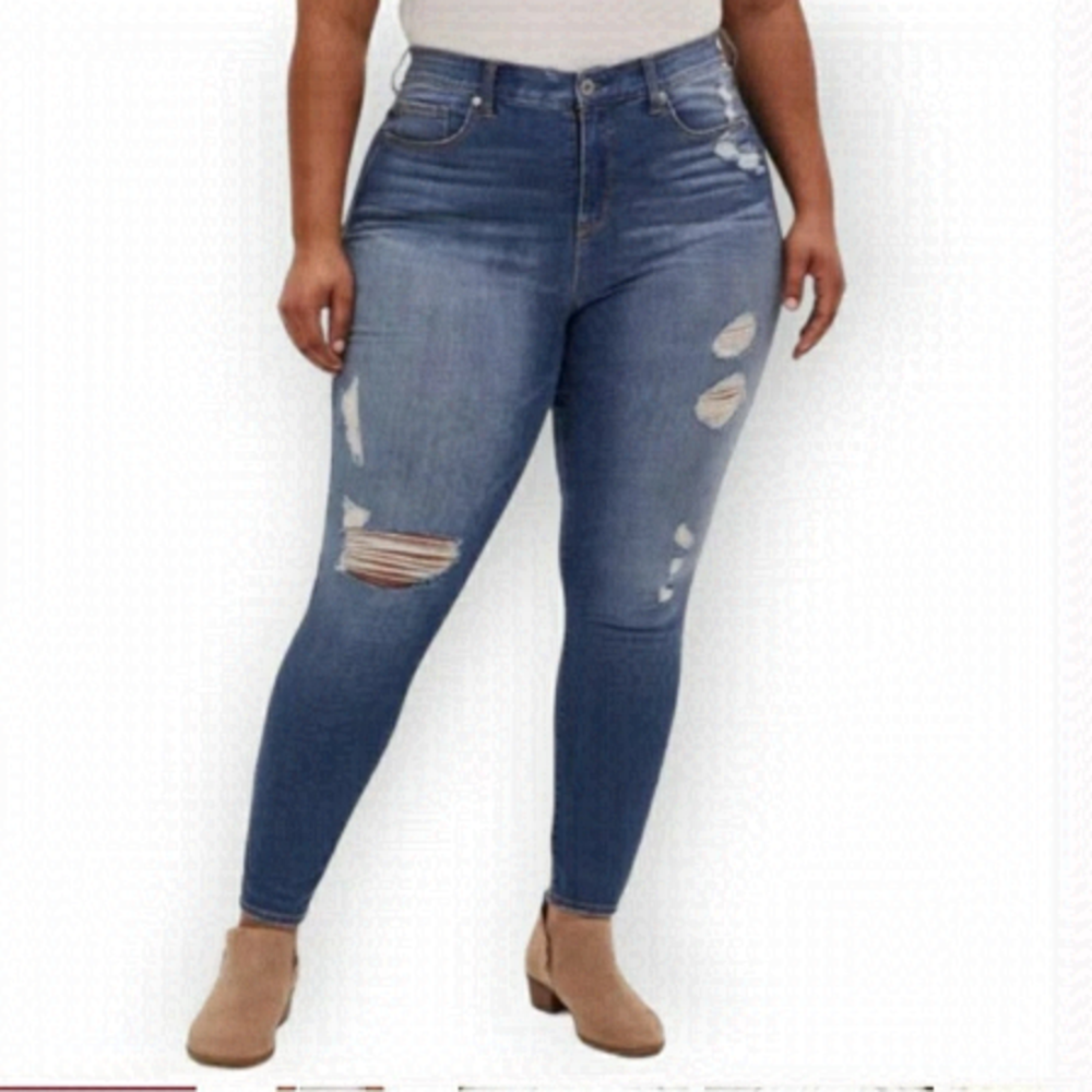 TORRID 26 Premium Sky High Skinny Distressed Jeans Size Regular